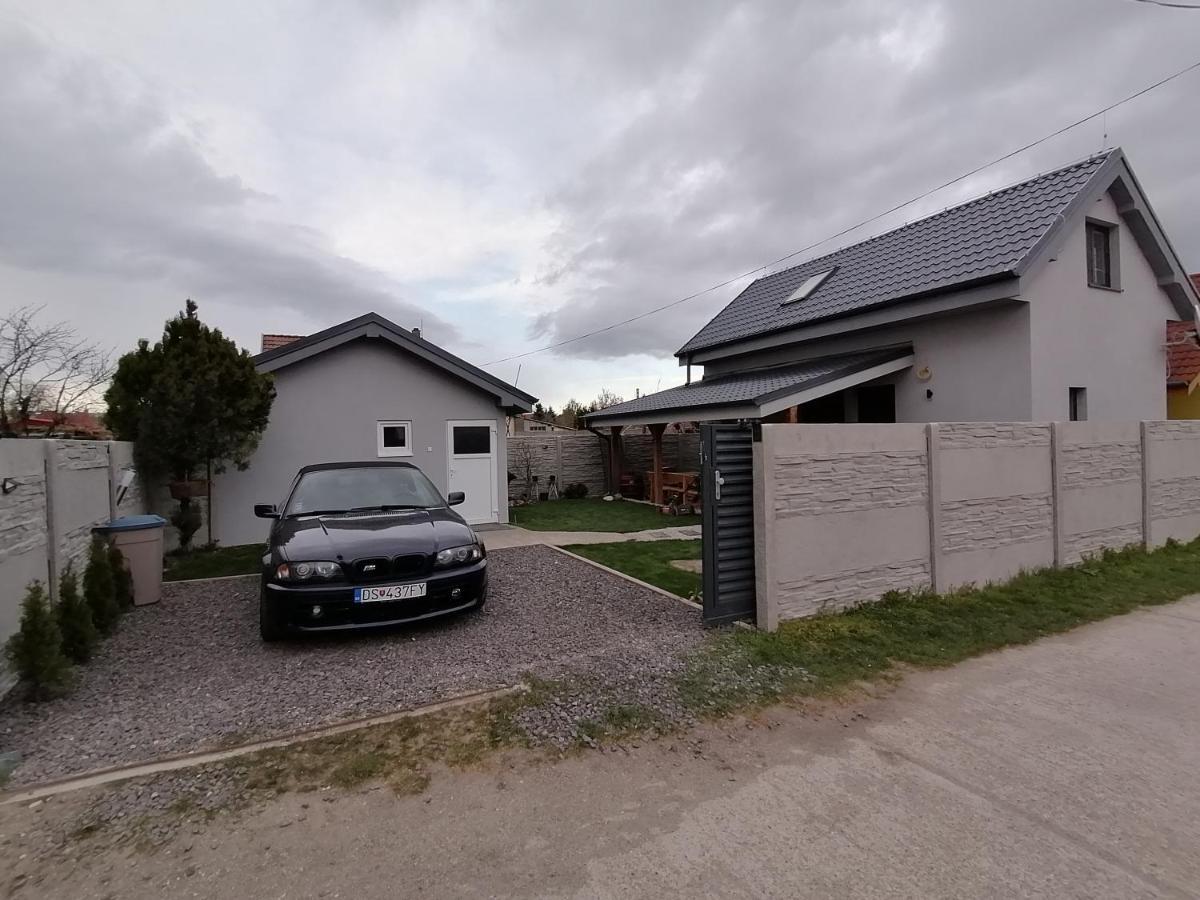 Vila Vikendovy Dom Hlboka Dunajská Streda Exteriér fotografie